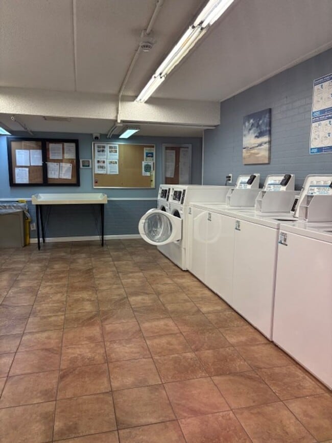 Building Photo - 209 Miracle Strip Pkwy