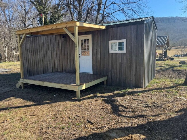 Building Photo - Cozy Tiny House for Rent - Utilities Included!