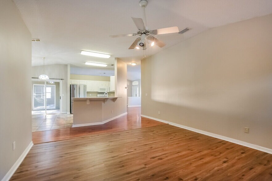 Building Photo - 232 Valley Edge Dr