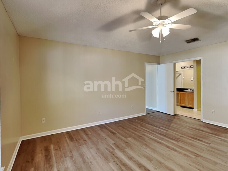 Building Photo - 13631 Capistrano Dr S