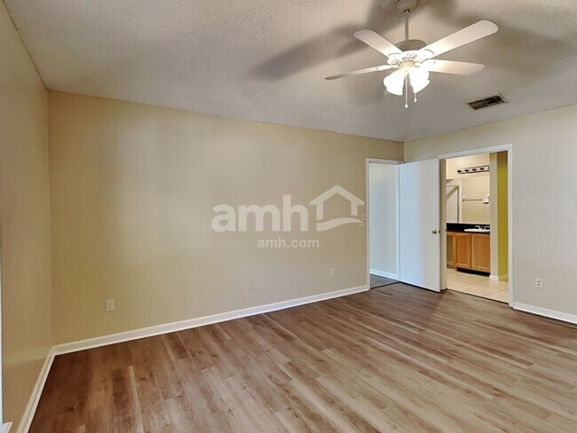 Building Photo - 13631 Capistrano Dr S