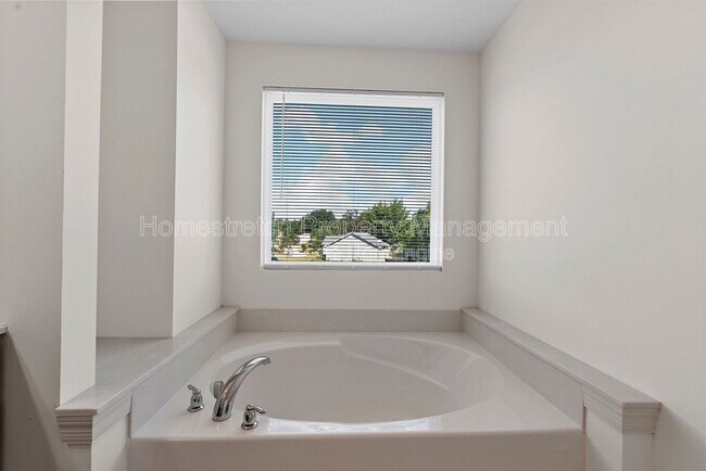 Building Photo - 521 Upper Ridgepointe Ct