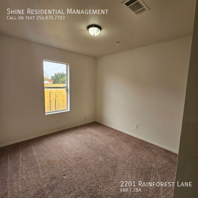 Building Photo - 2201 Rainforest Ln