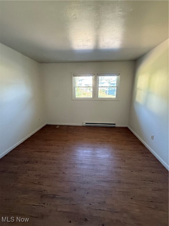 Building Photo - 640 Lakeside Dr