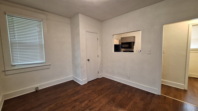 Building Photo - 311 W 27th St