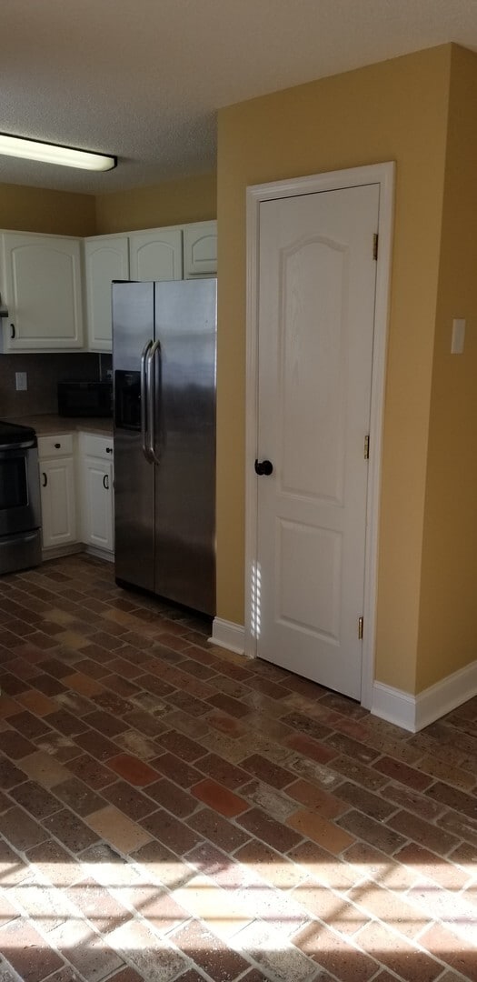 Building Photo - Beautiful Home Near Downtown Matthews