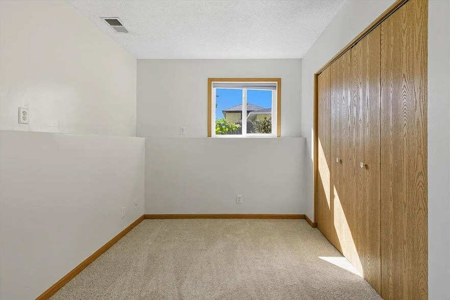 Building Photo - 435 Greenwood Ave