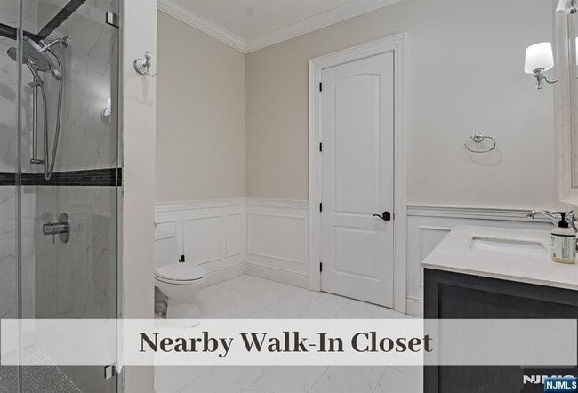 Building Photo - 230 Hillcrest Rd