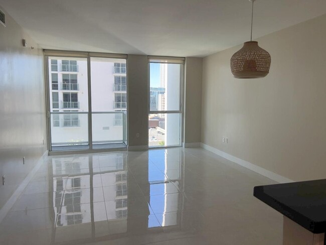 Building Photo - 253 NE 2nd St