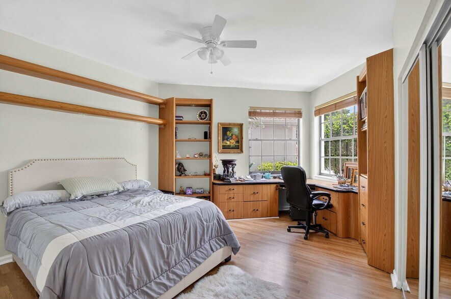 Building Photo - 4465 Barclay Fair Way