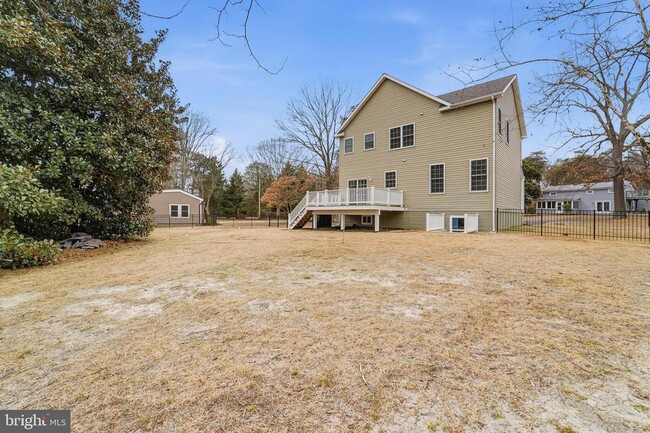 Building Photo - 609 Tebbston Dr