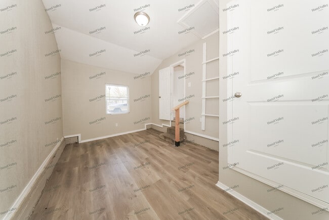 Building Photo - 1517 Oelke Dr