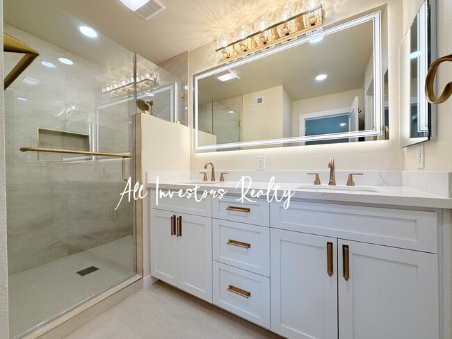 Building Photo - 4603 Driftwood Cir