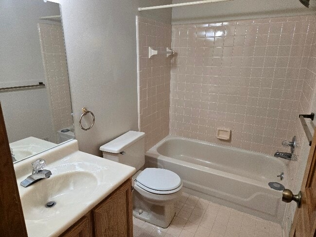 Building Photo - 15355 Windmill Ct
