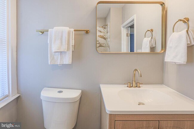 Building Photo - 3803 Cedardale Rd