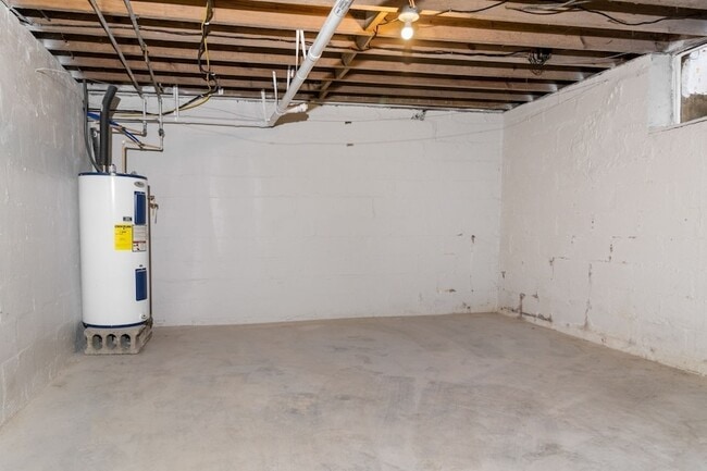 Building Photo - 1215 Trotwood Ave