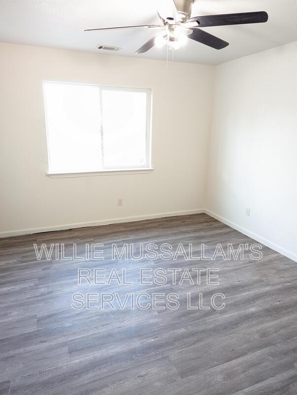 Building Photo - 801 Kerr Ave