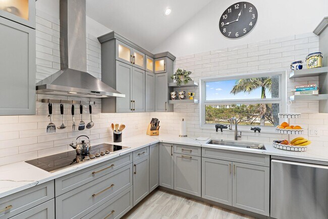 Building Photo - 4161 S US Hwy 1