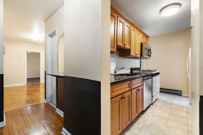 Building Photo - 2700 John F. Kennedy Blvd