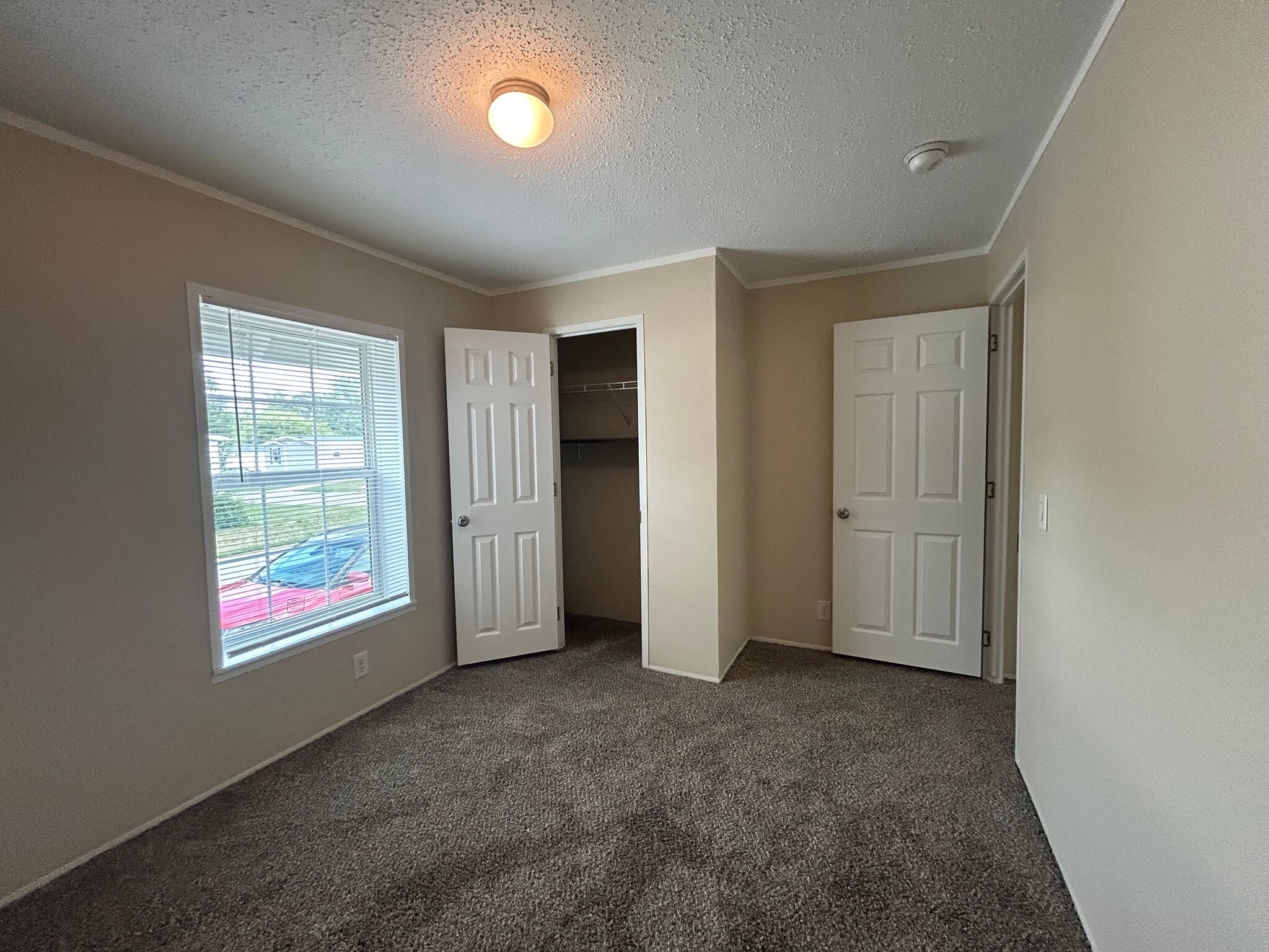 Building Photo - 2341 Oakgrove Dr