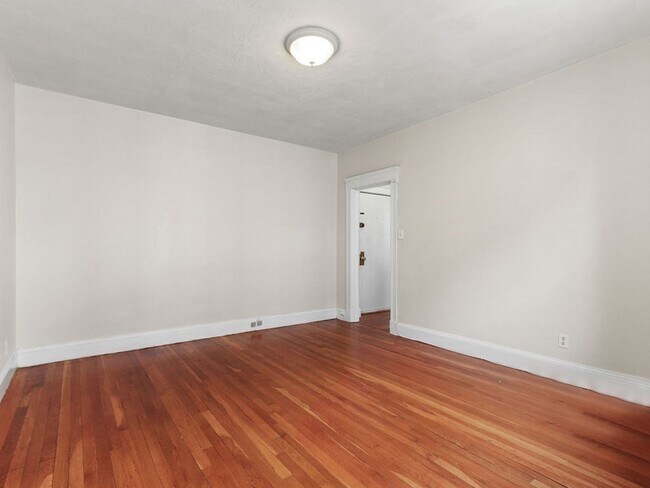 Building Photo - 64 Queensberry St