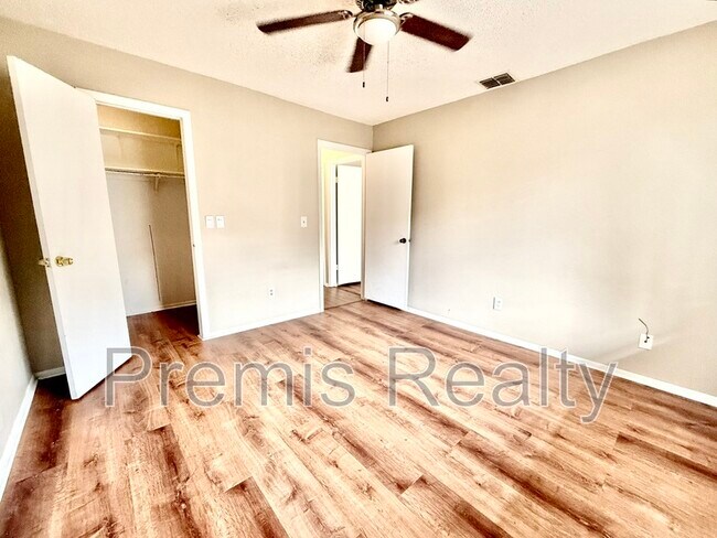 Building Photo - 2938 Lichen Ln