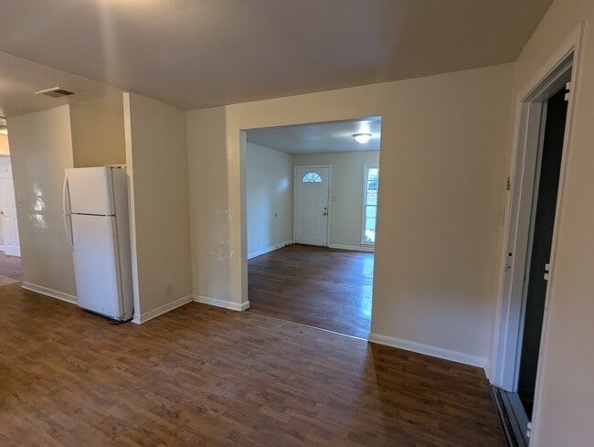 Building Photo - 2194 Baywood Dr SE