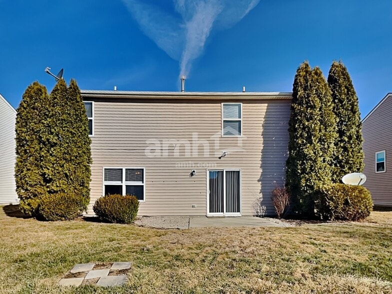 Building Photo - 11141 Hylas Dr