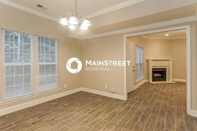 Building Photo - 4 Bedroom Pet-Friendly Home in Birmingham, AL with Main Street Renewal