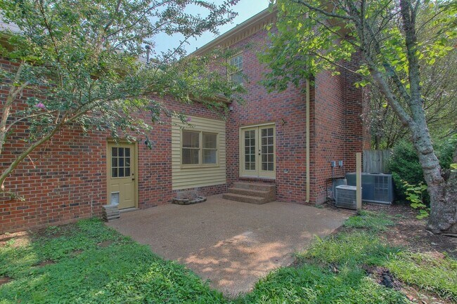 Building Photo - Franklin Home For Lease