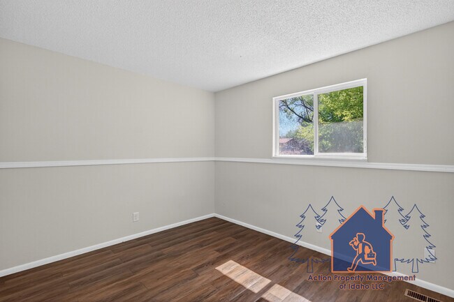 Building Photo - 510 Elmwood Dr
