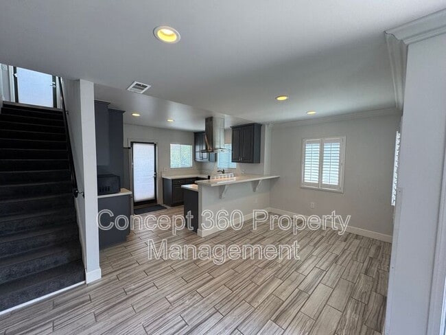Building Photo - 1143 W 163rd St