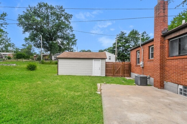 Building Photo - 9124 Guthrie Ave