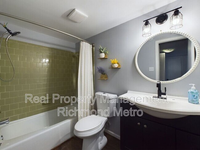 Building Photo - 1707 Foxfire Cir