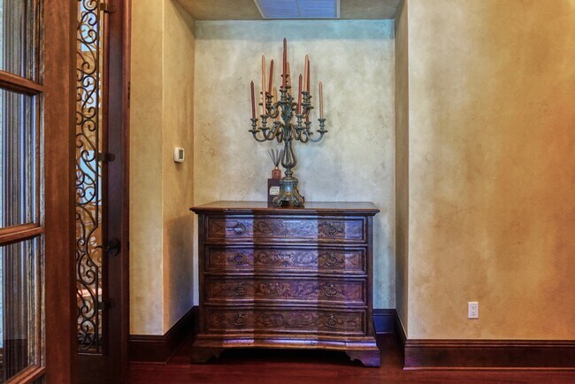 Building Photo - 1363 Oceanview Dr