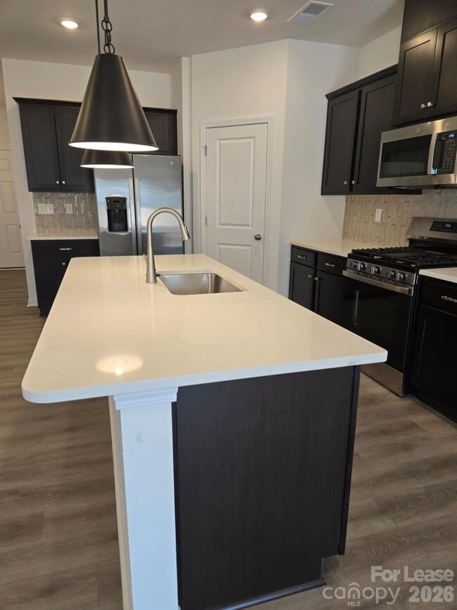 Building Photo - 774 Kitfox Dr NW