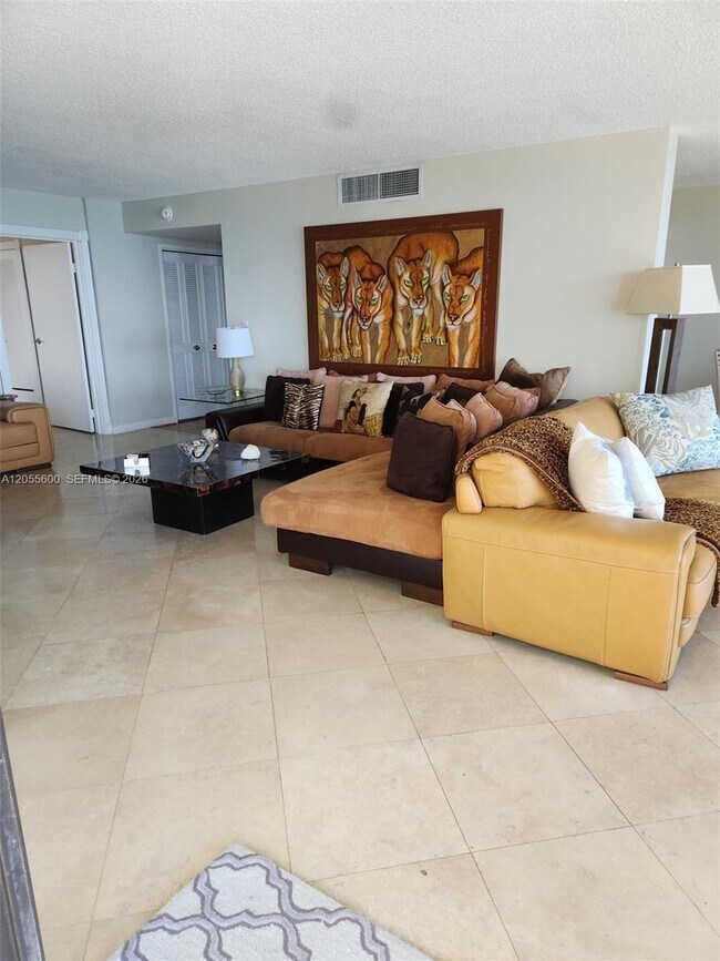 Building Photo - 5460 N Ocean Dr