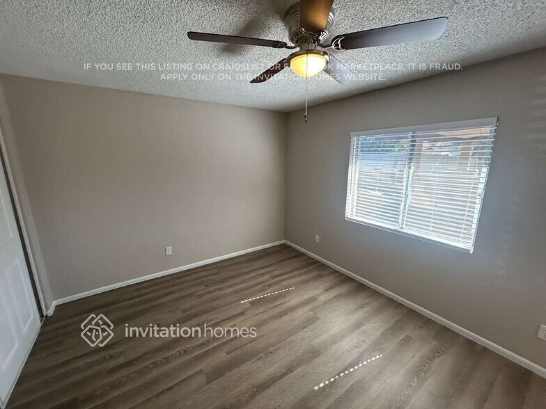 Building Photo - 5419 W Mercer Ln