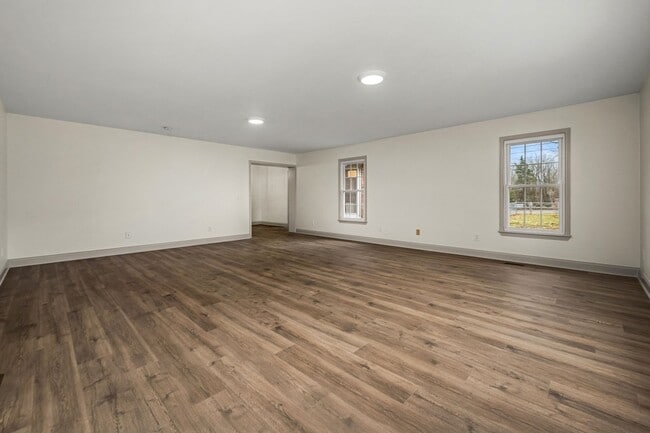 Building Photo - 1015 Brinkley Rd