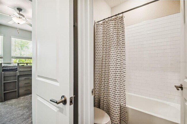 Building Photo - 9571 Little Bluestem Dr