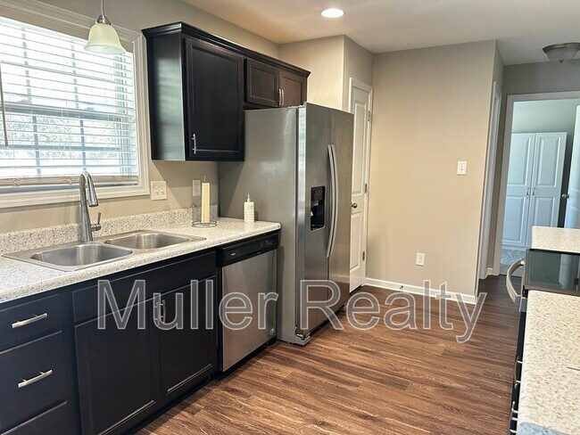 Building Photo - 7959 Cambridge Reserve Dr