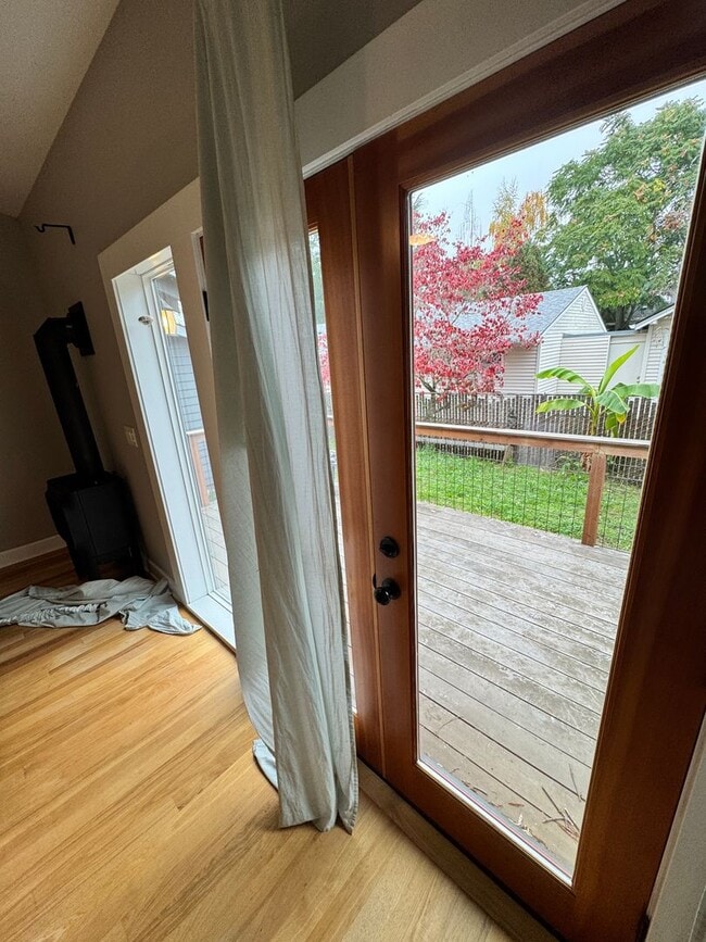 Building Photo - Eclectic Portland Home with Modern Touches and Abundant Natural Light