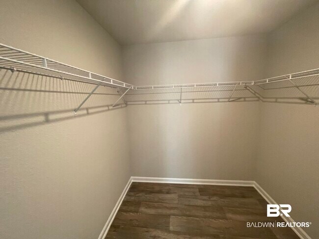 Building Photo - 213 Burnston Way