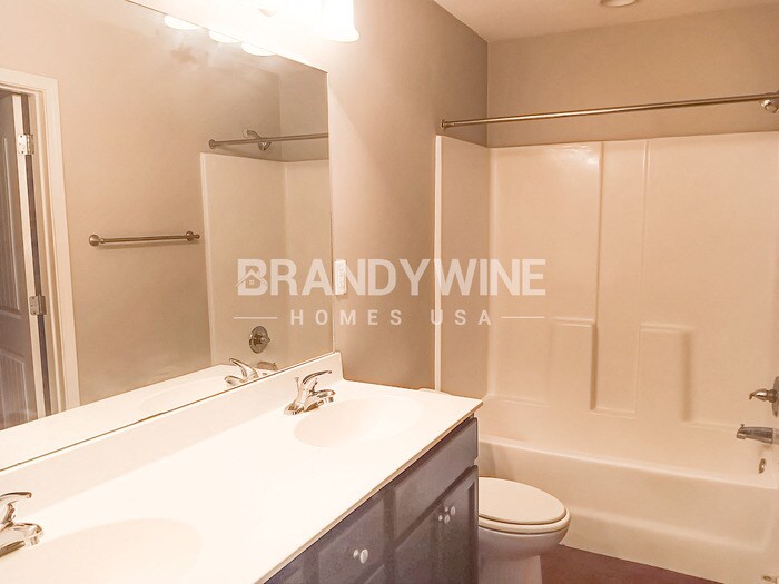 Building Photo - 2260 Webbing Dr