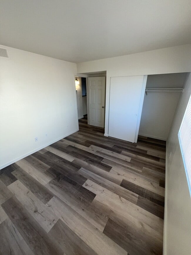 Building Photo - 2-Bedroom Multiplex with Cozy Fireplace on Aarondavid Drive!"
