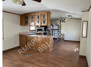 Building Photo - 2065 E Lakeside Dr