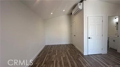 Building Photo - 728 Park Ln