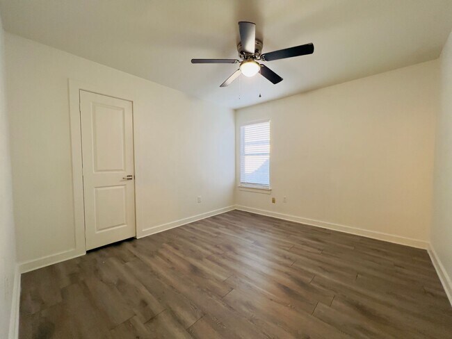 Building Photo - Spacious 3-Bedroom Townhouse Near Texas Tech