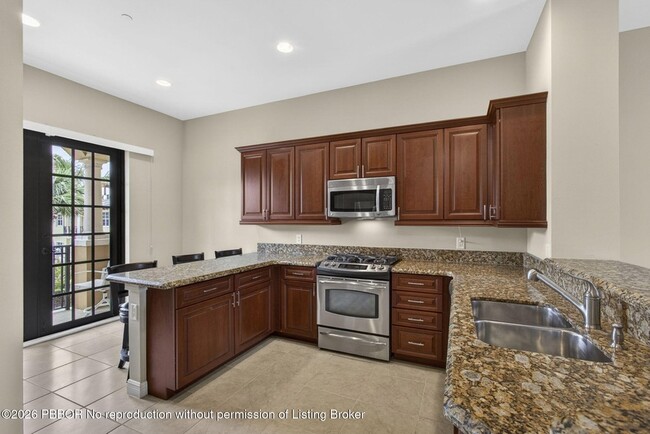 Building Photo - 803 del Sol Cir