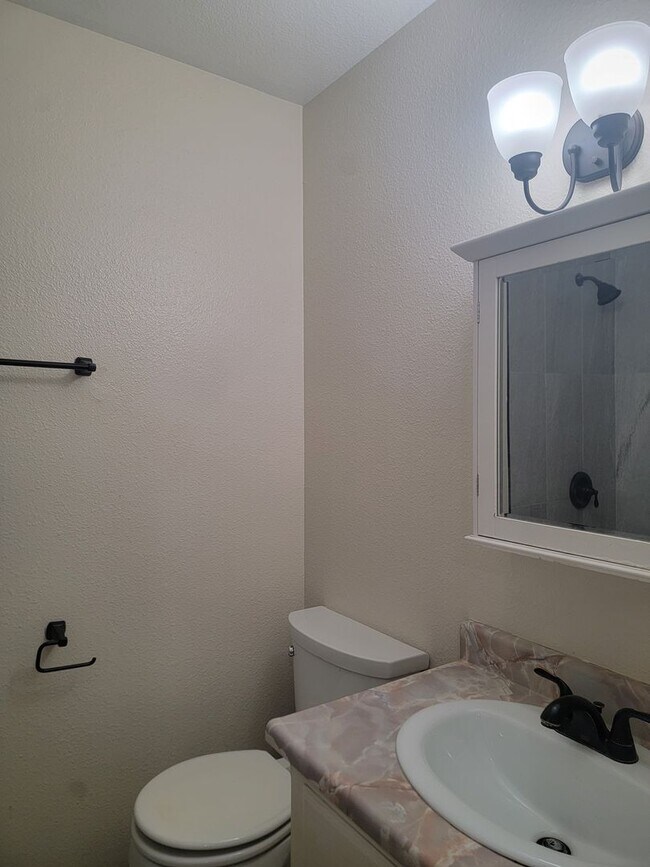 Building Photo - 3 Bed / 2 Bath Home with Pool, RV Parking & Private Balcony